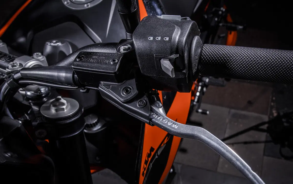 KTM Duke 690 e R (51)