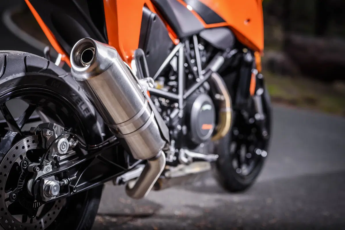 KTM Duke 690 e R (3)