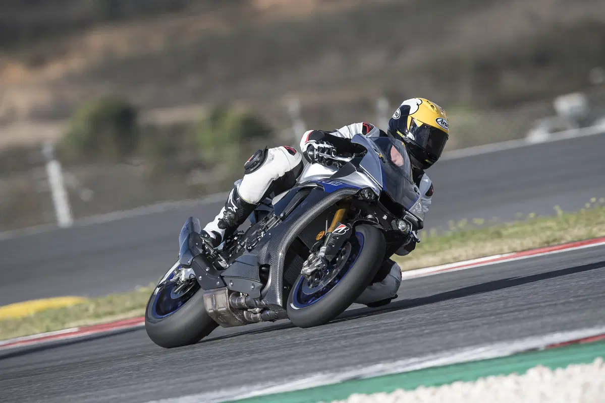 Yamaha YZF-R1M 2018 (5)