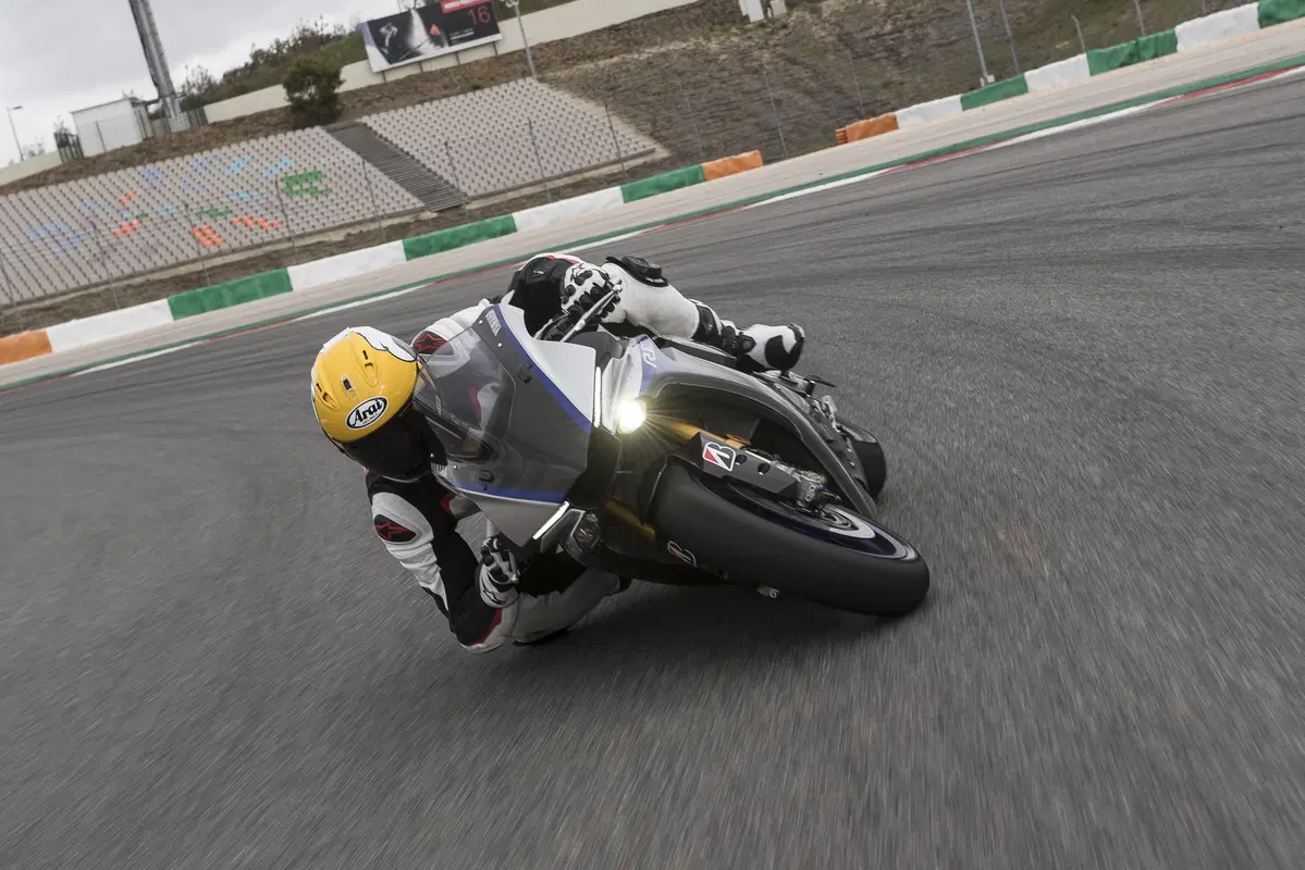 Yamaha YZF-R1M 2018 (3)