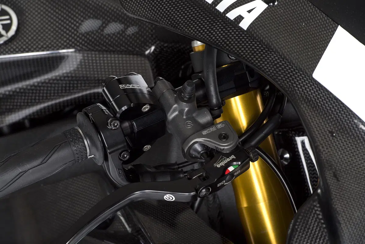 Yamaha YZF-R1M 2018 (4)