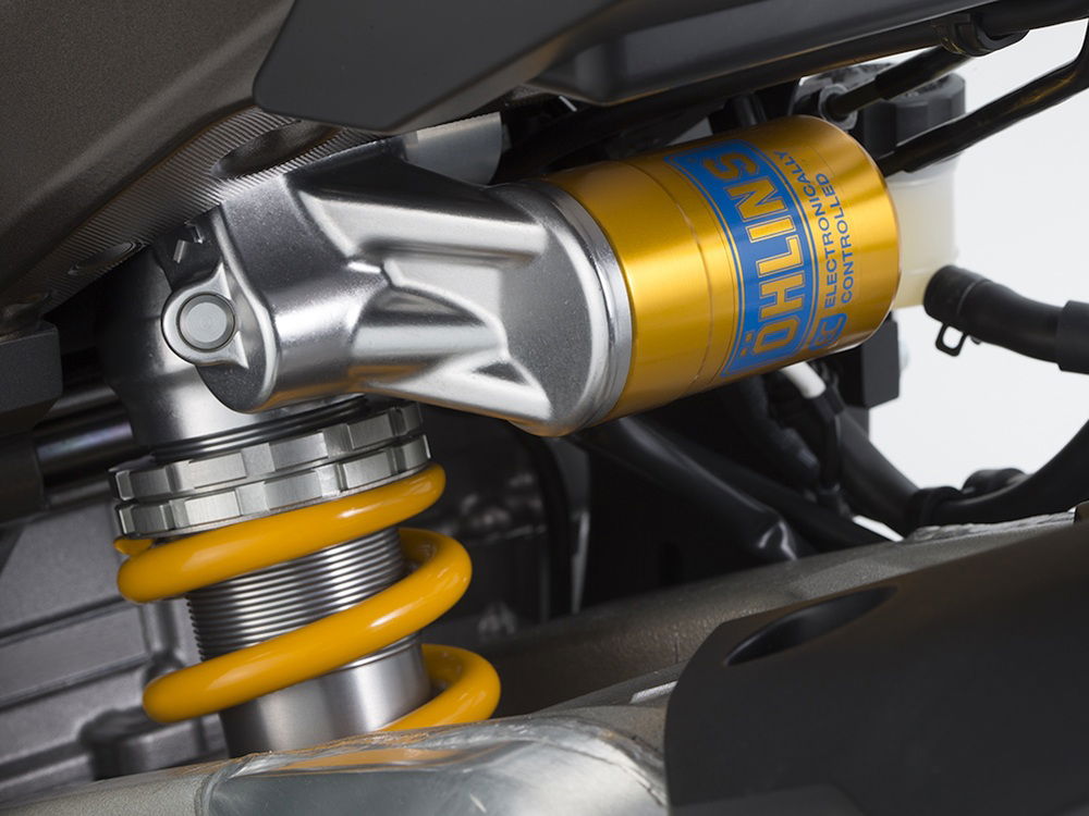 Il mono posteriore Ohlins a controllo elettronico