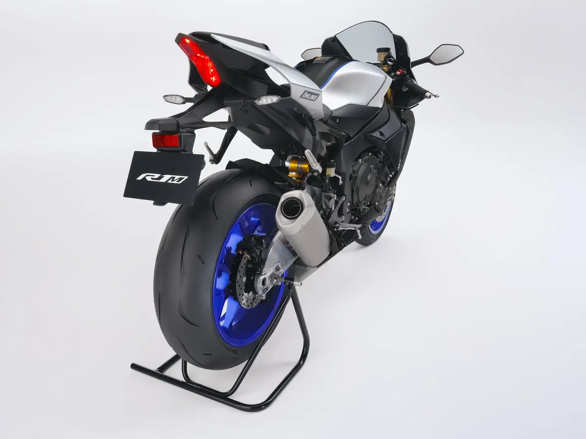 Yamaha YZF-R1M 2018 (20)