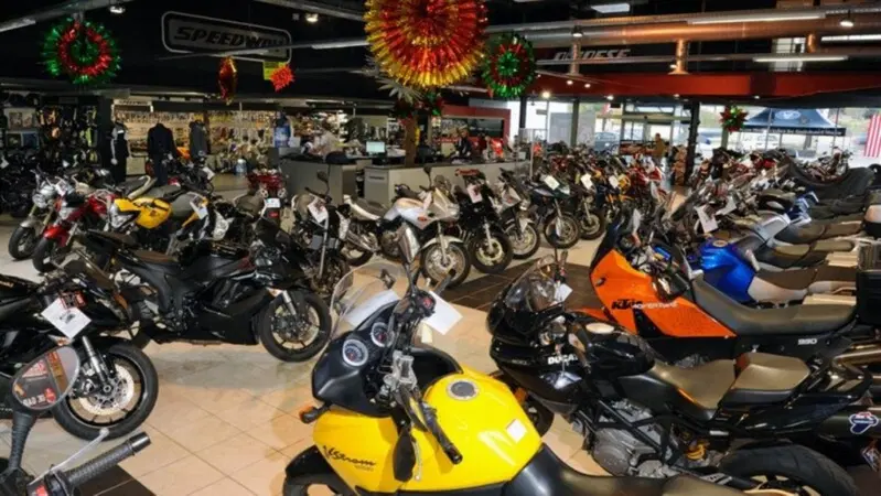 Mercato novembre 2015: crescono usato e radiazioni di auto e moto 