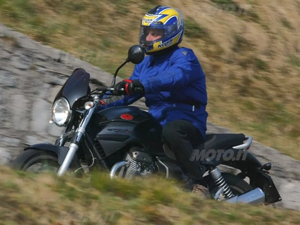 MOTO GUZZI Breva 750 i.e. (8)