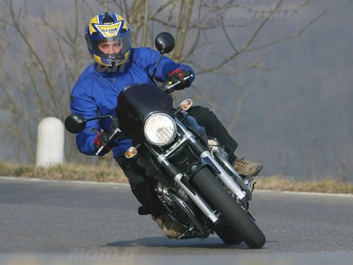 MOTO GUZZI Breva 750 i.e. (9)