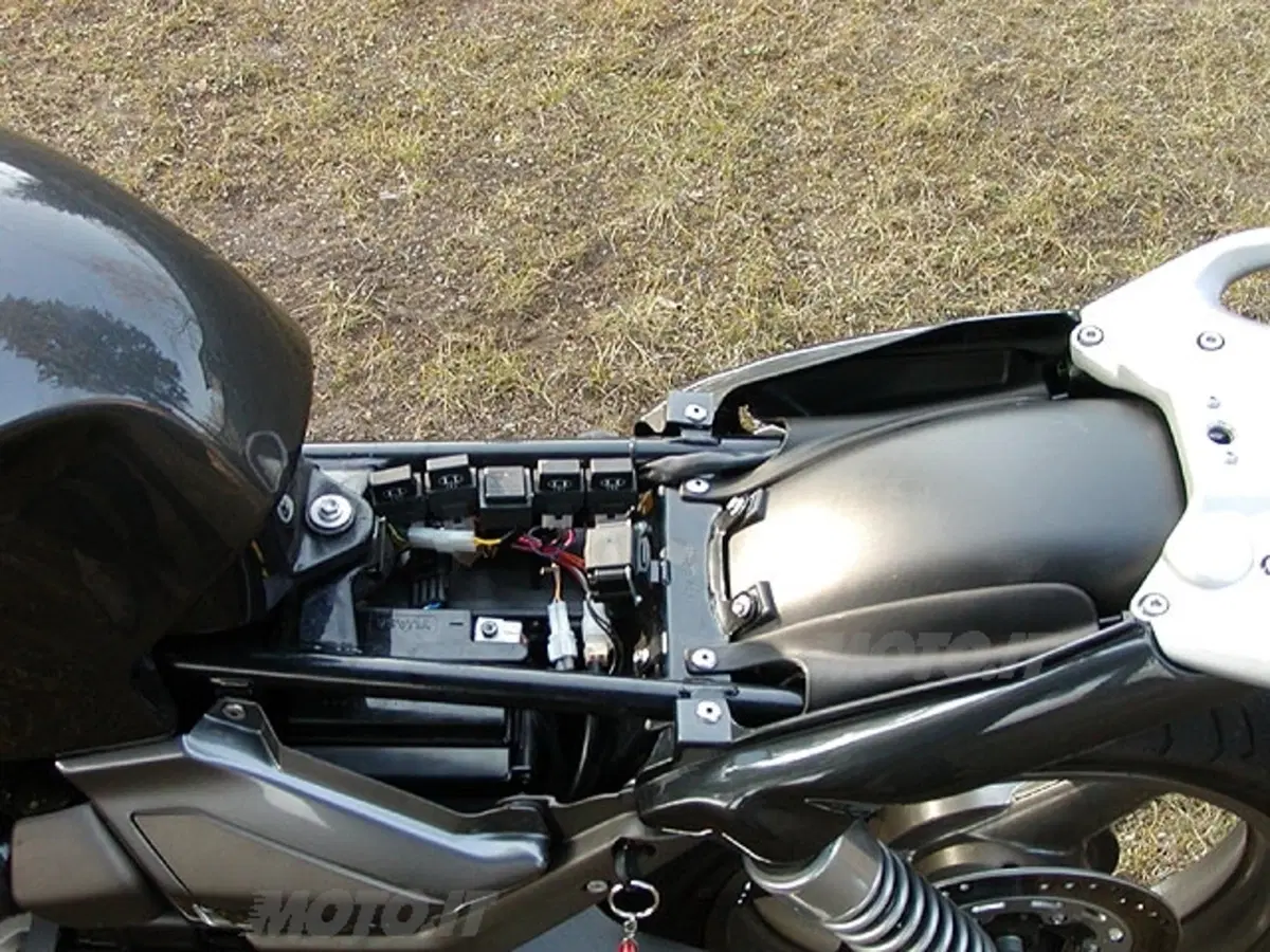 MOTO GUZZI Breva 750 i.e. (14)