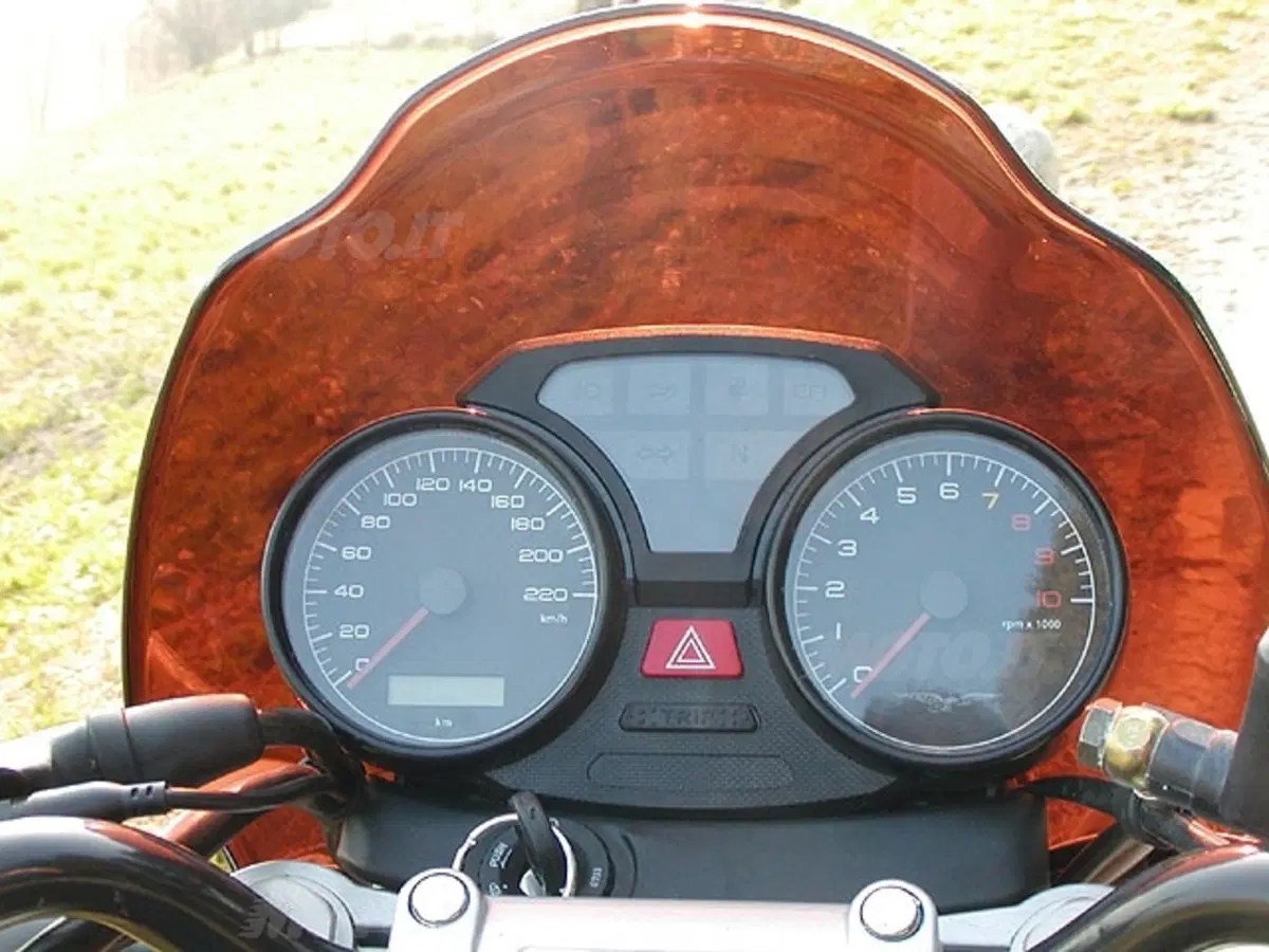 MOTO GUZZI Breva 750 i.e. (15)