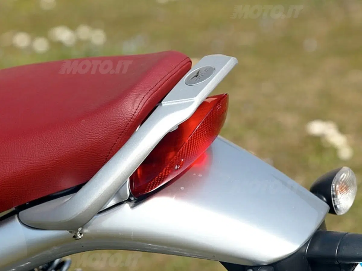 MOTO GUZZI Breva 750 i.e. (17)