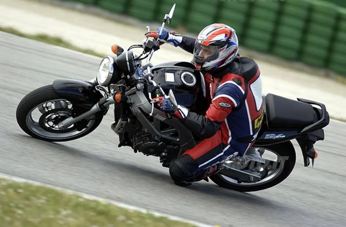 Suzuki SV 650, S e 1000 (8)