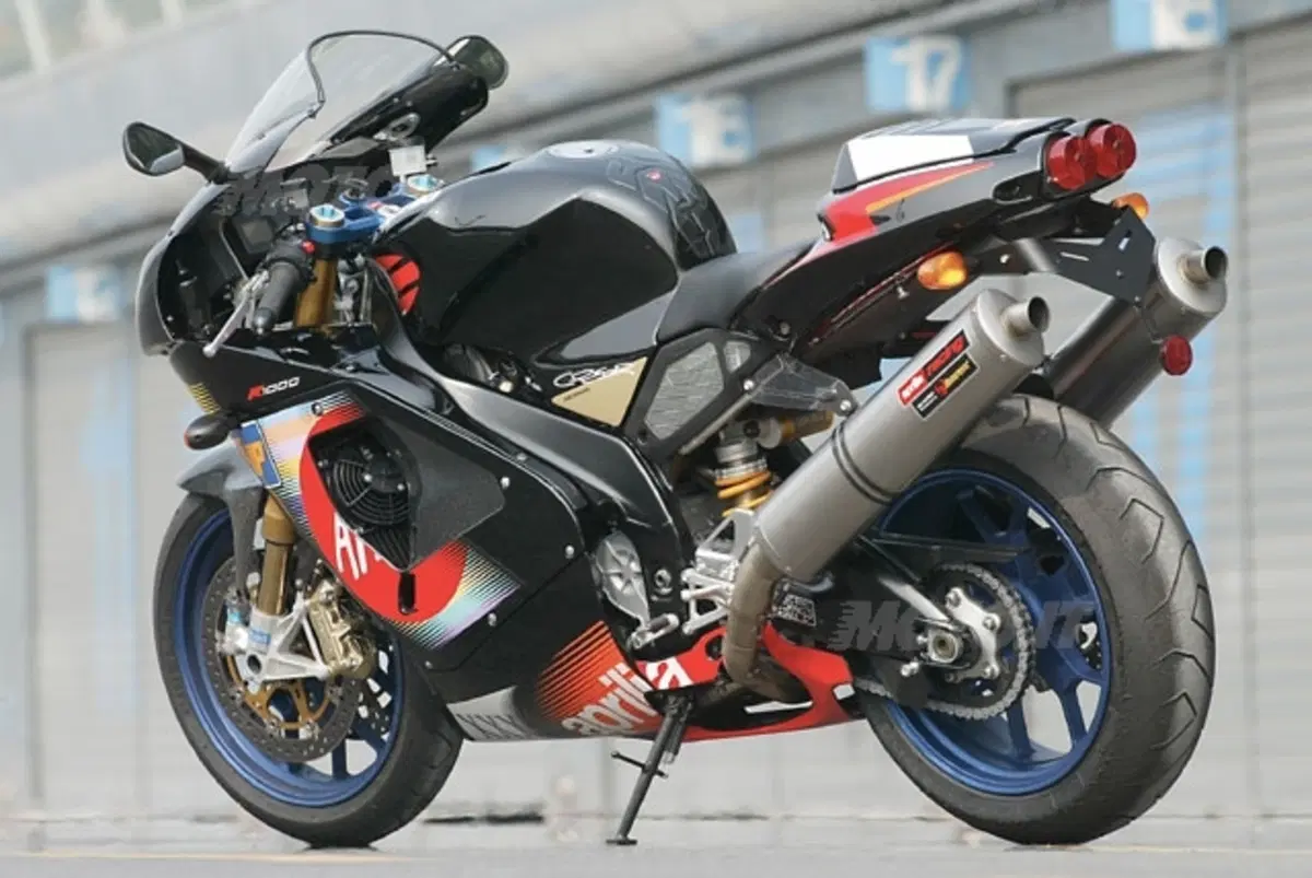 APRILIA RSV 1000 R Edwards (2)
