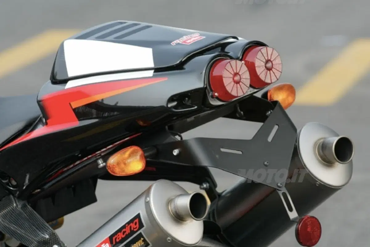 APRILIA RSV 1000 R Edwards (5)