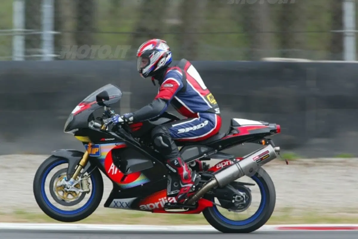 APRILIA RSV 1000 R Edwards (6)