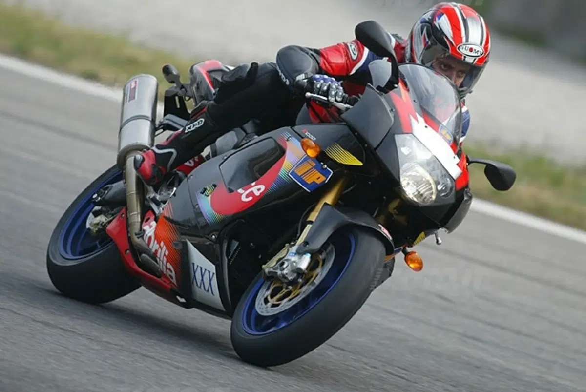 APRILIA RSV 1000 R Edwards (10)
