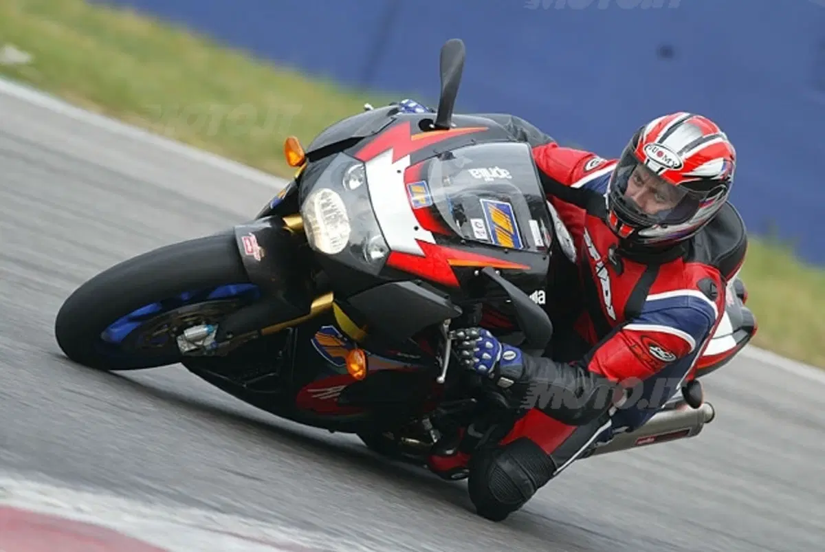 APRILIA RSV 1000 R Edwards (11)