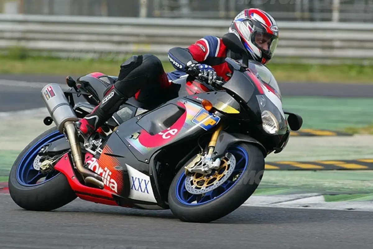 APRILIA RSV 1000 R Edwards (13)