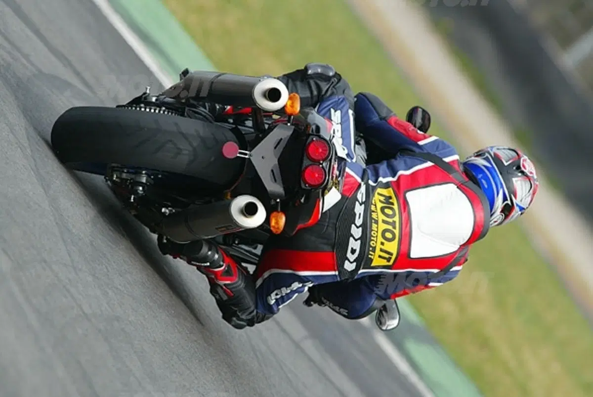 APRILIA RSV 1000 R Edwards (14)