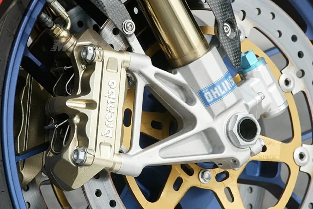 APRILIA RSV 1000 R Edwards (17)