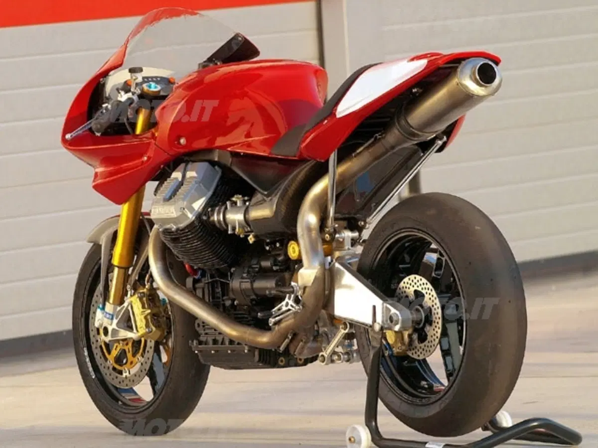 MOTO GUZZI MGS-01 Corsa (3)