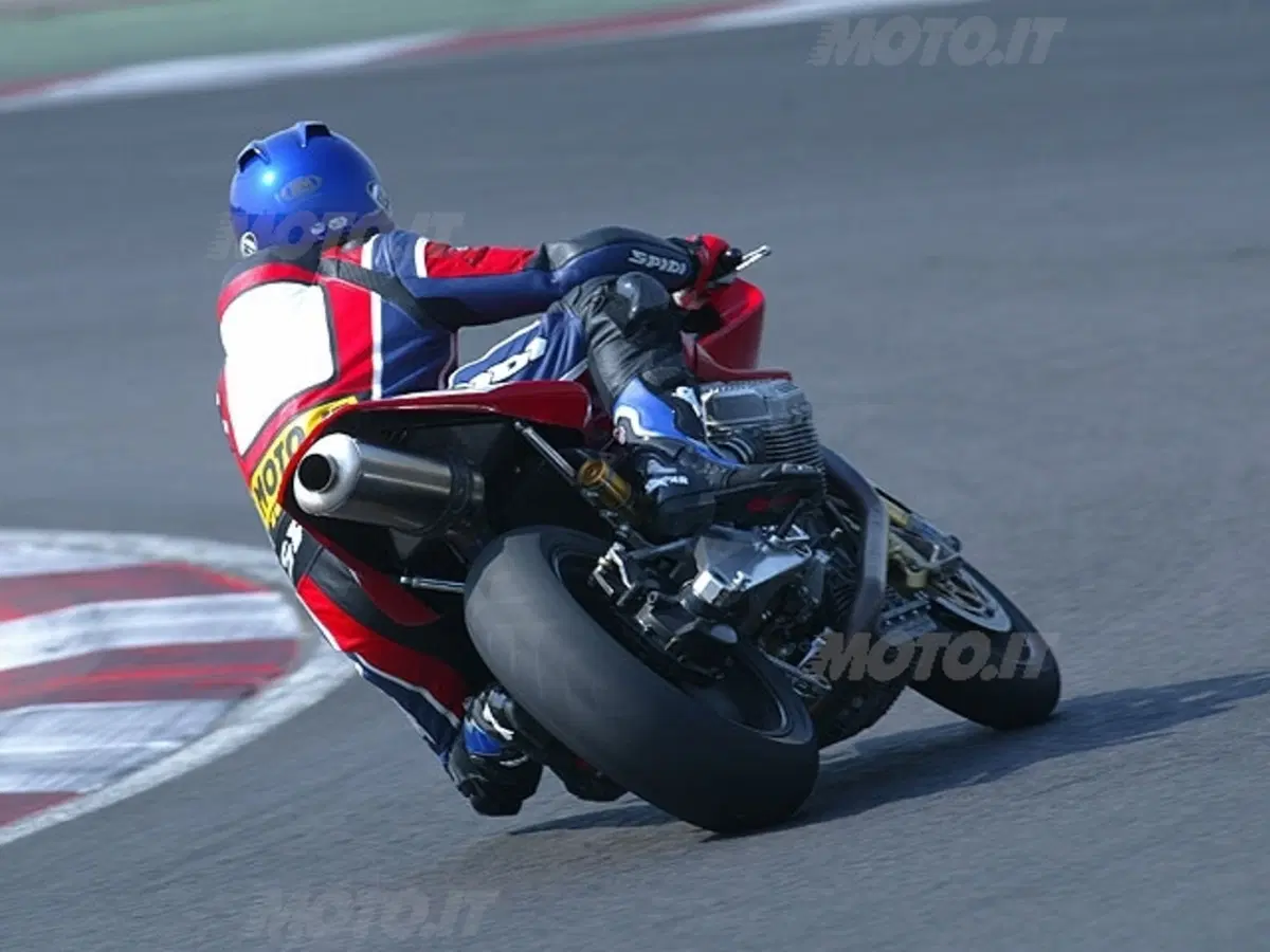 MOTO GUZZI MGS-01 Corsa (8)