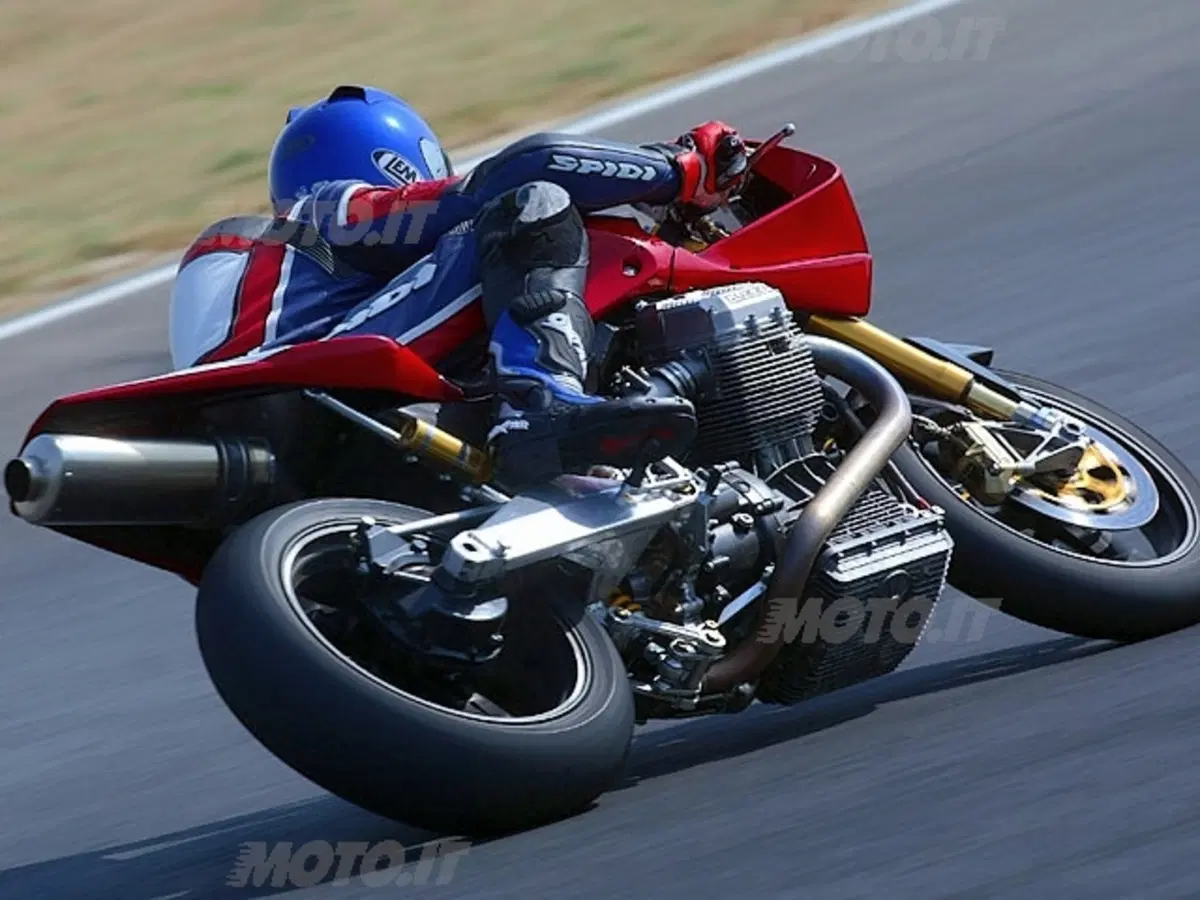 MOTO GUZZI MGS-01 Corsa (10)