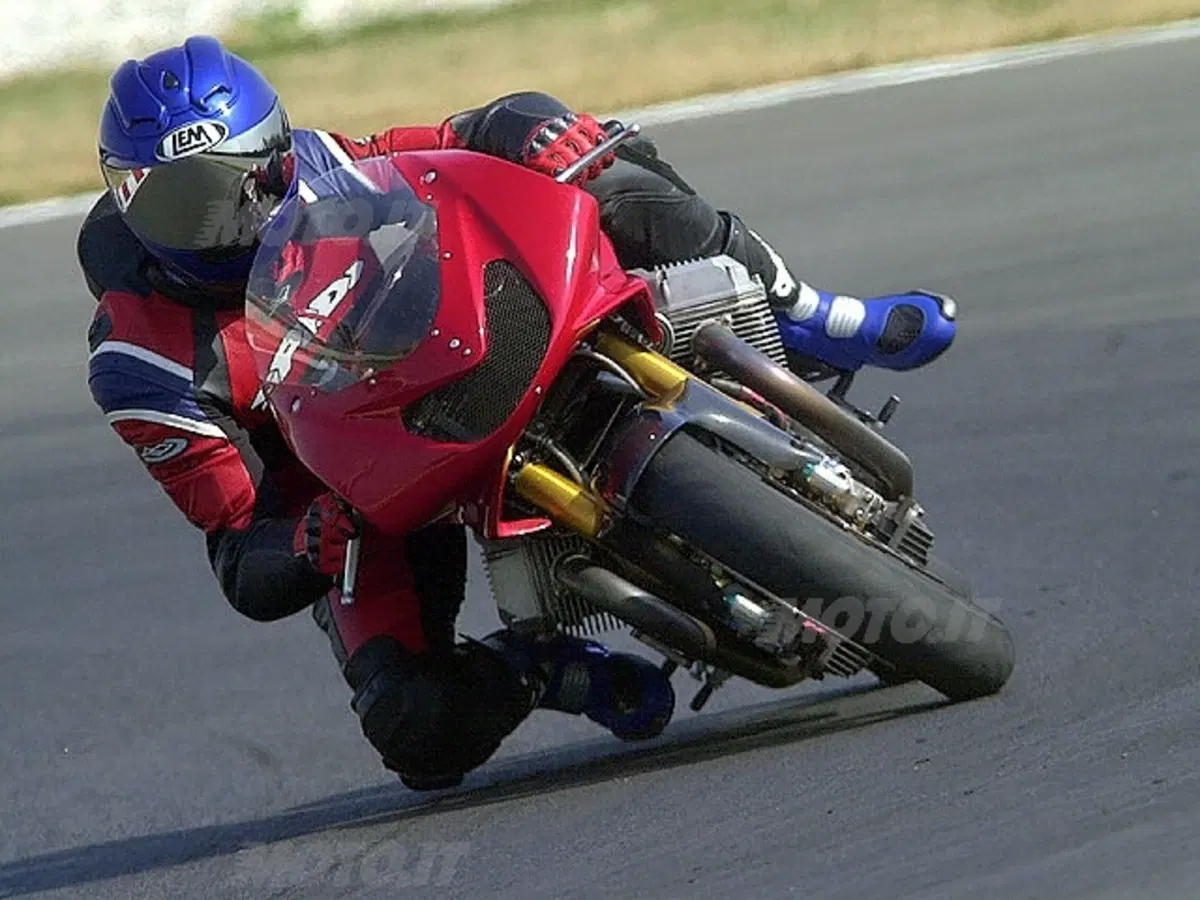 MOTO GUZZI MGS-01 Corsa (13)