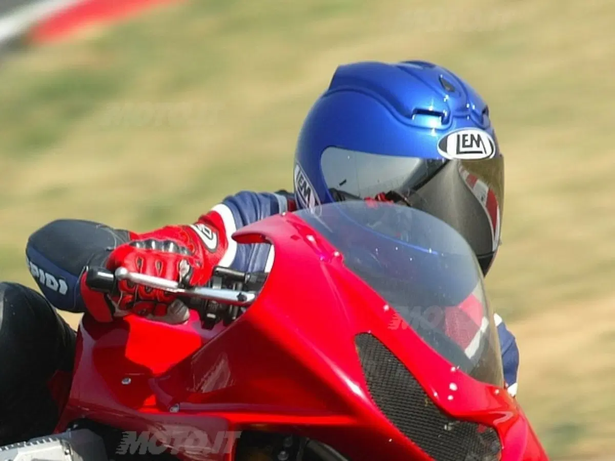 MOTO GUZZI MGS-01 Corsa (16)