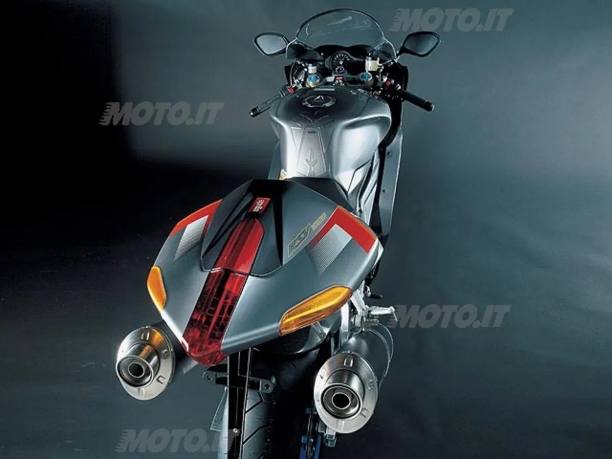 APRILIA RSV 1000 R Factory (6)