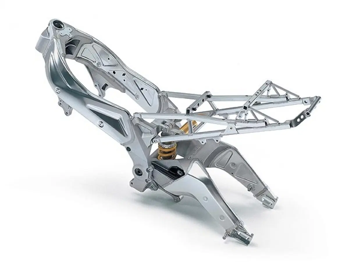 APRILIA RSV 1000 R Factory (10)