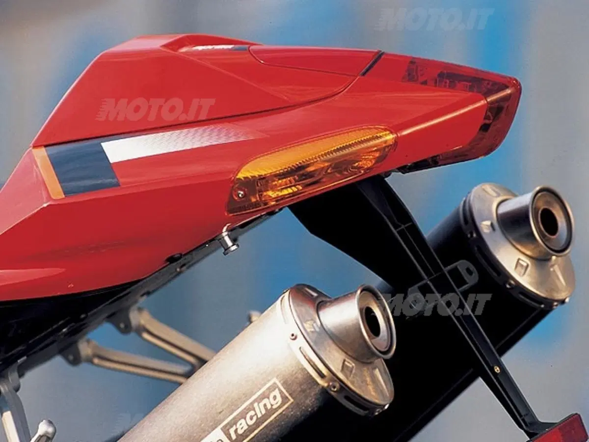 APRILIA RSV 1000 R Factory (12)