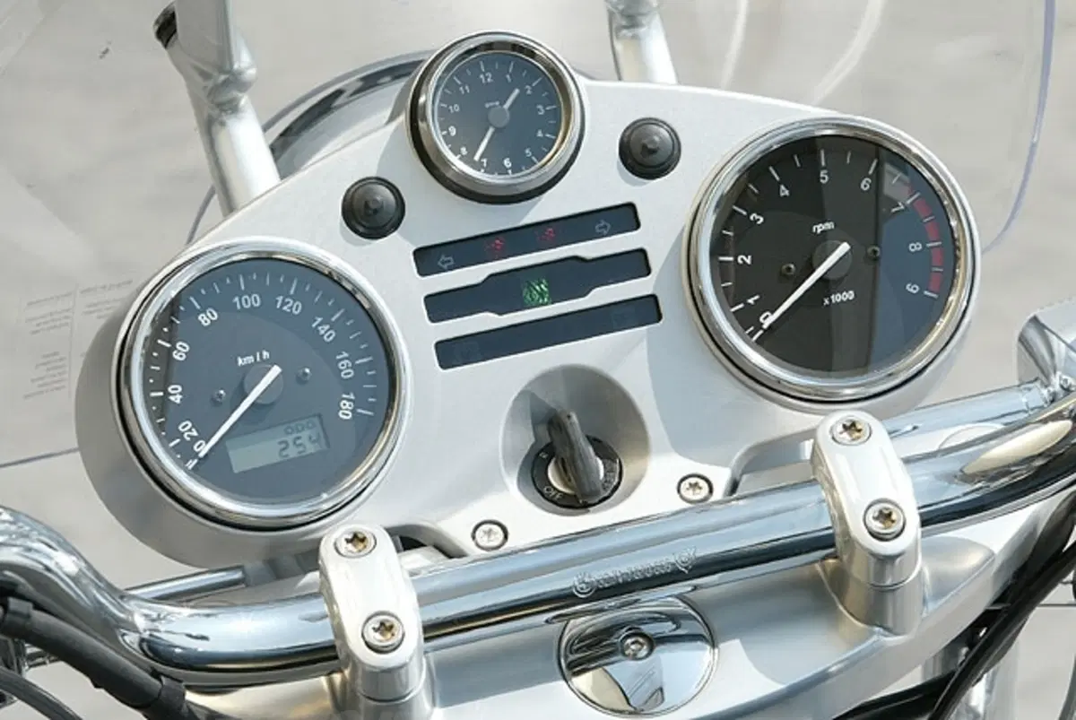BMW R 1200 C Montauk (8)