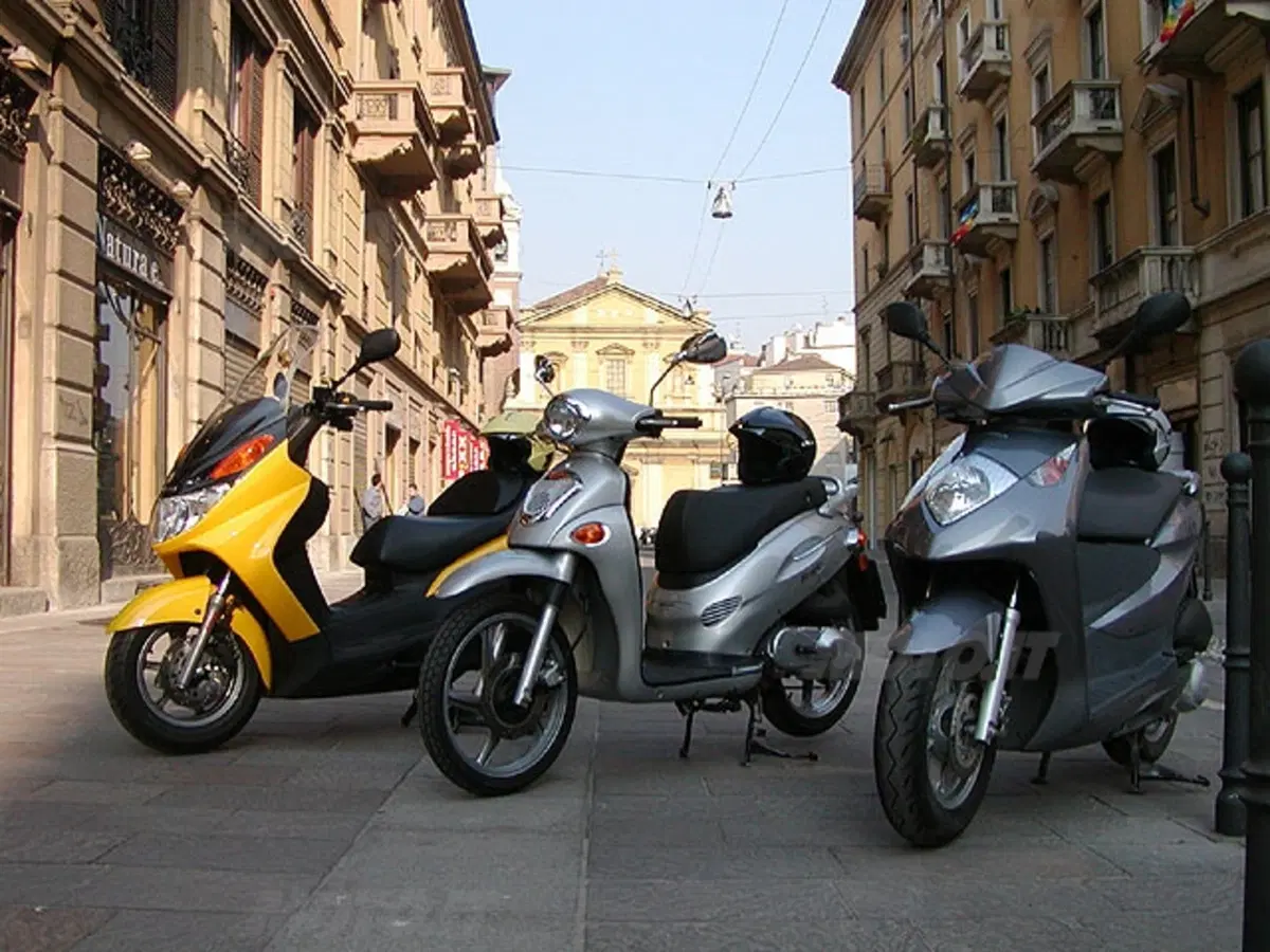 KYMCO People 125 (2)
