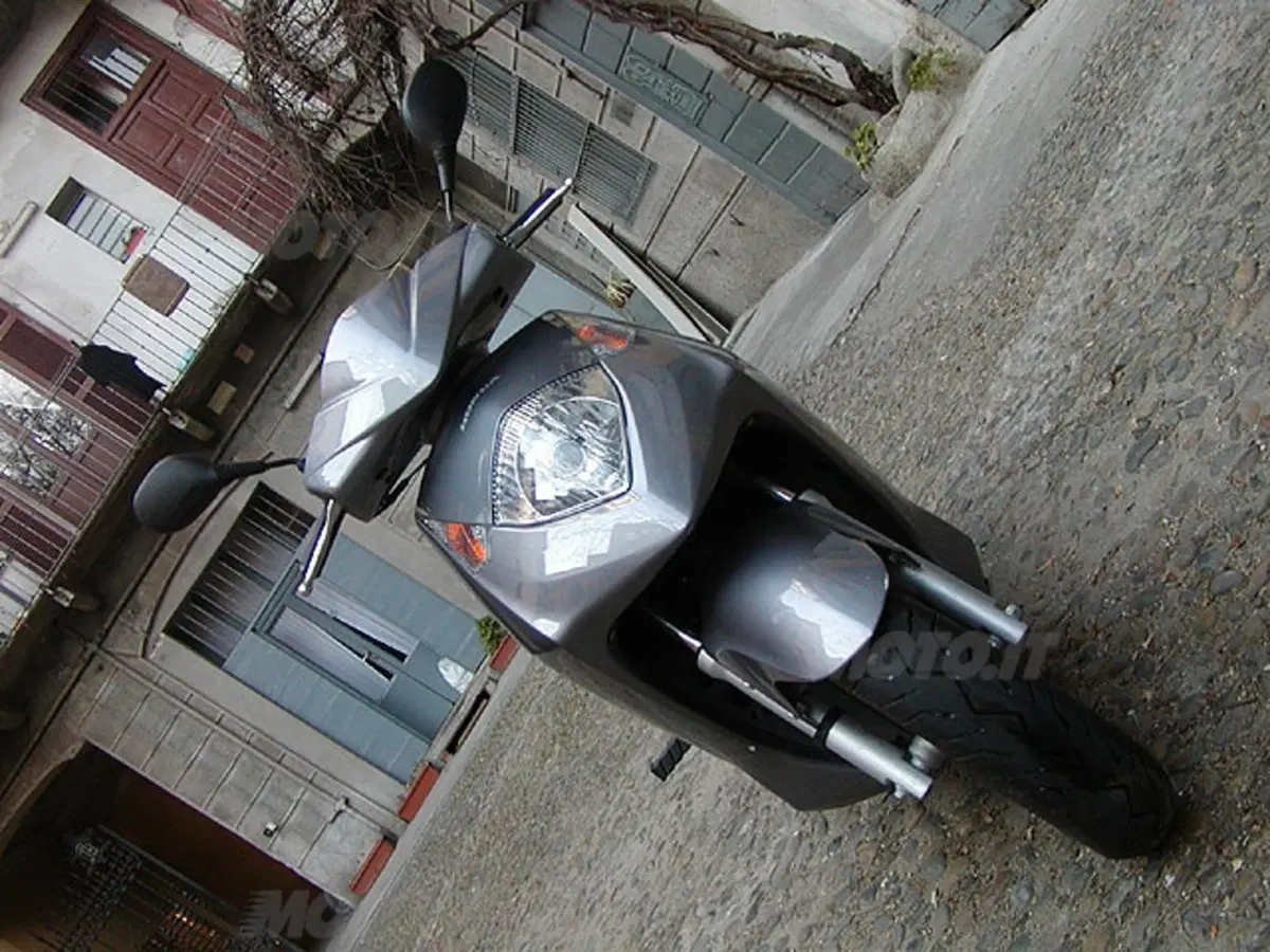 KYMCO People 125 (11)