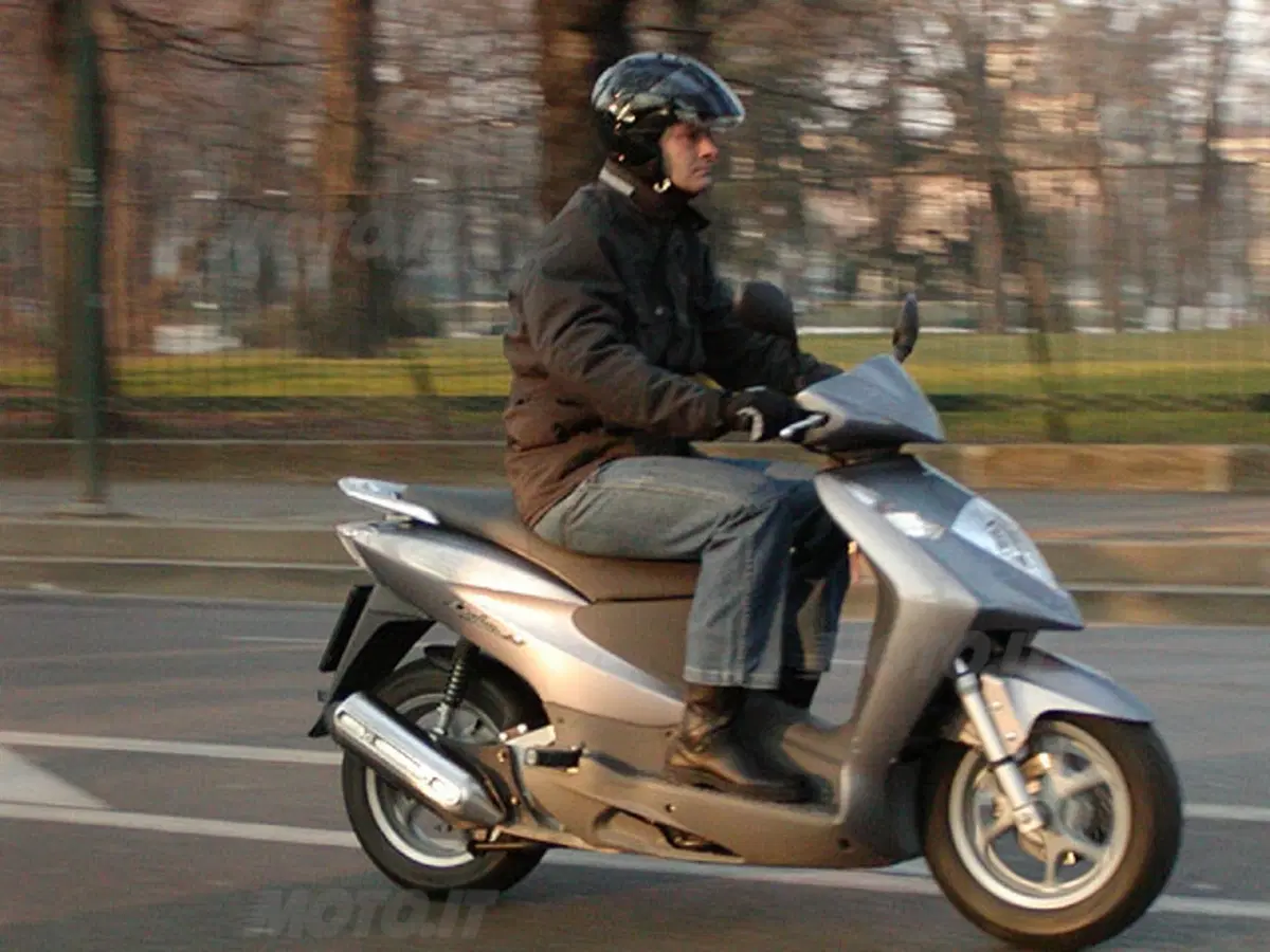 KYMCO People 125 (21)