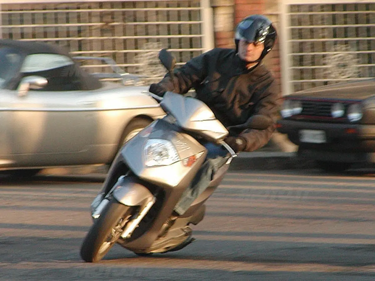 KYMCO People 125 (22)