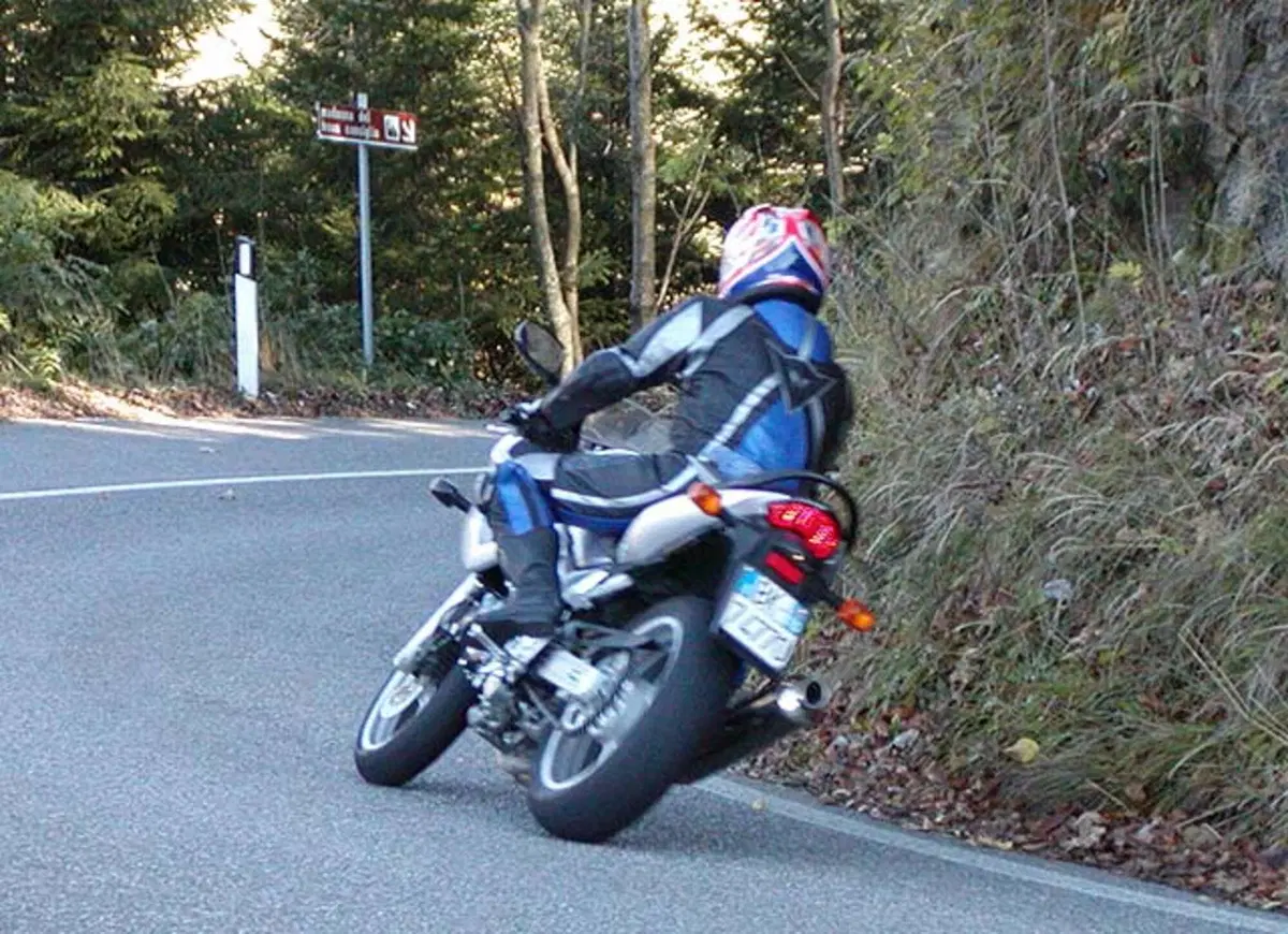 SUZUKI SV 650 S (8)