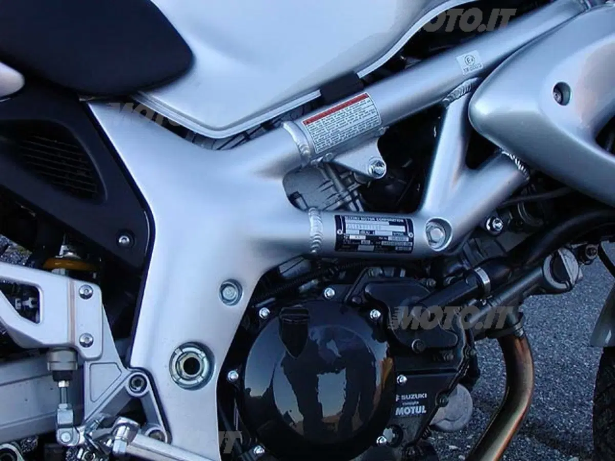 SUZUKI SV 650 S (10)