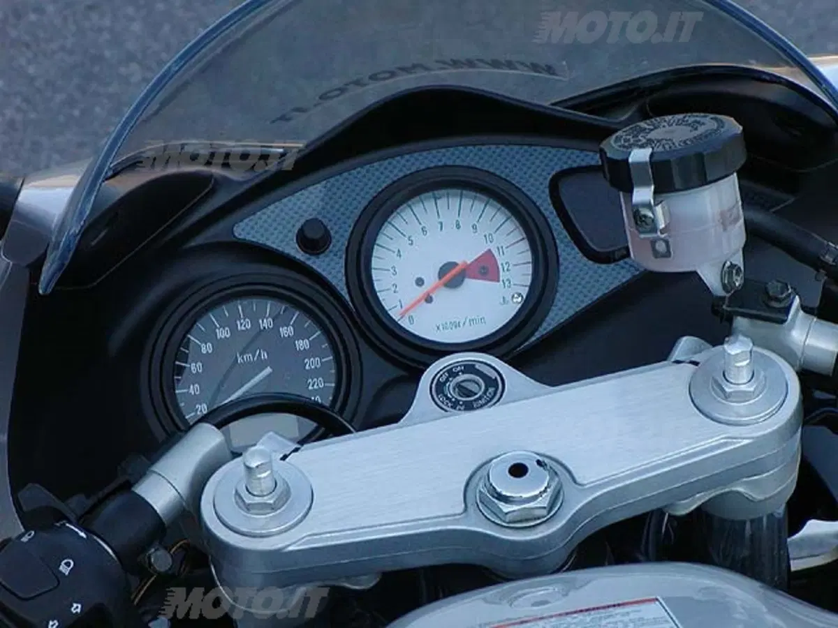 SUZUKI SV 650 S (15)
