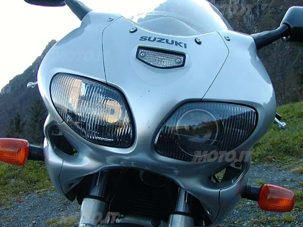 SUZUKI SV 650 S (16)