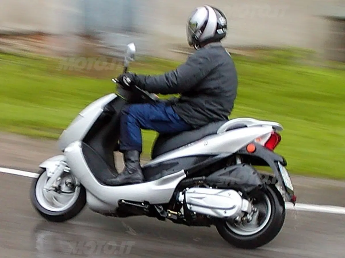 KYMCO B&W 250 (14)