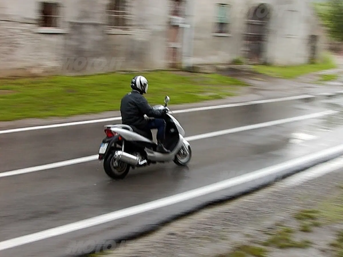 KYMCO B&W 250 (15)