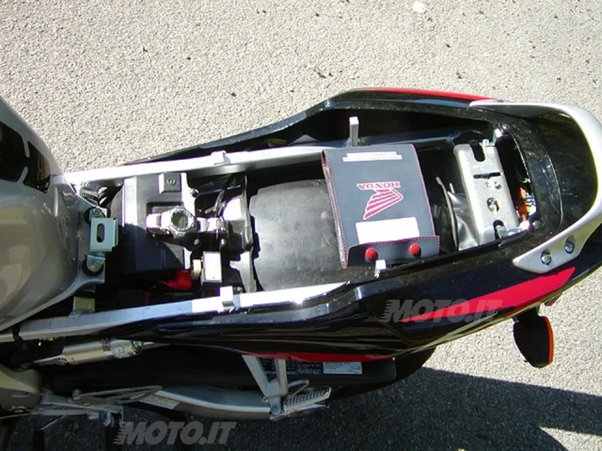 HONDA CBR 600 F (5)