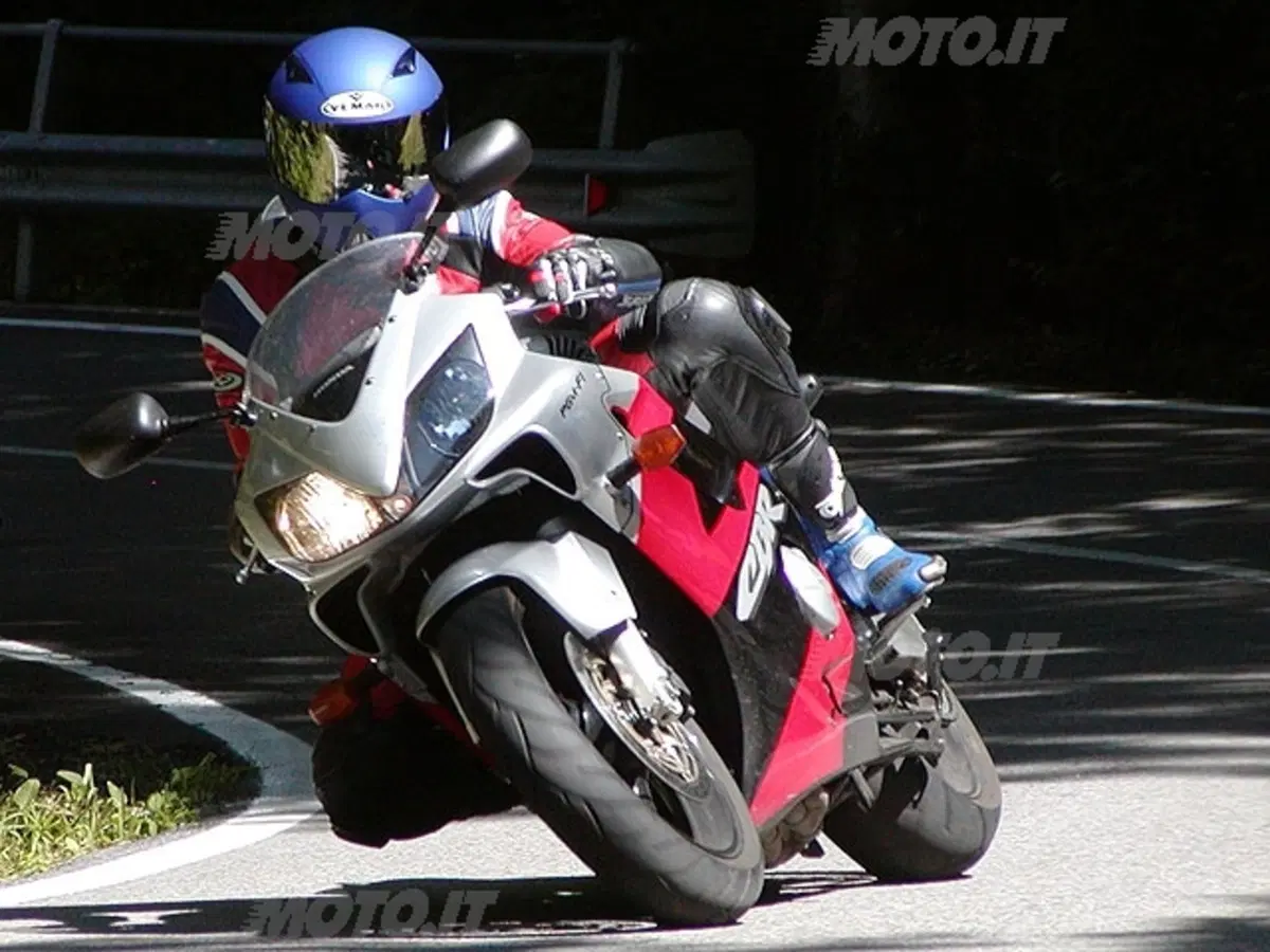 HONDA CBR 600 F (11)