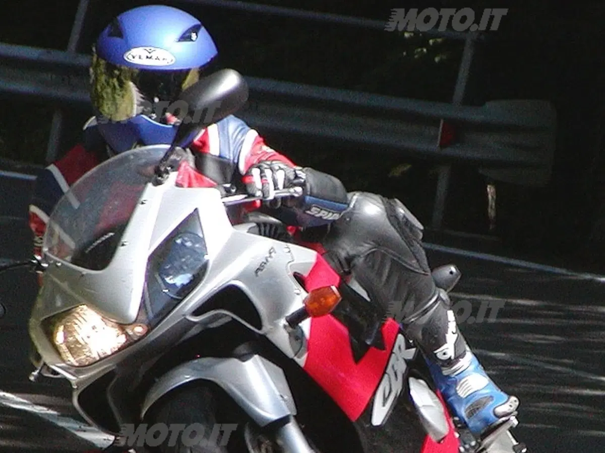 HONDA CBR 600 F (21)