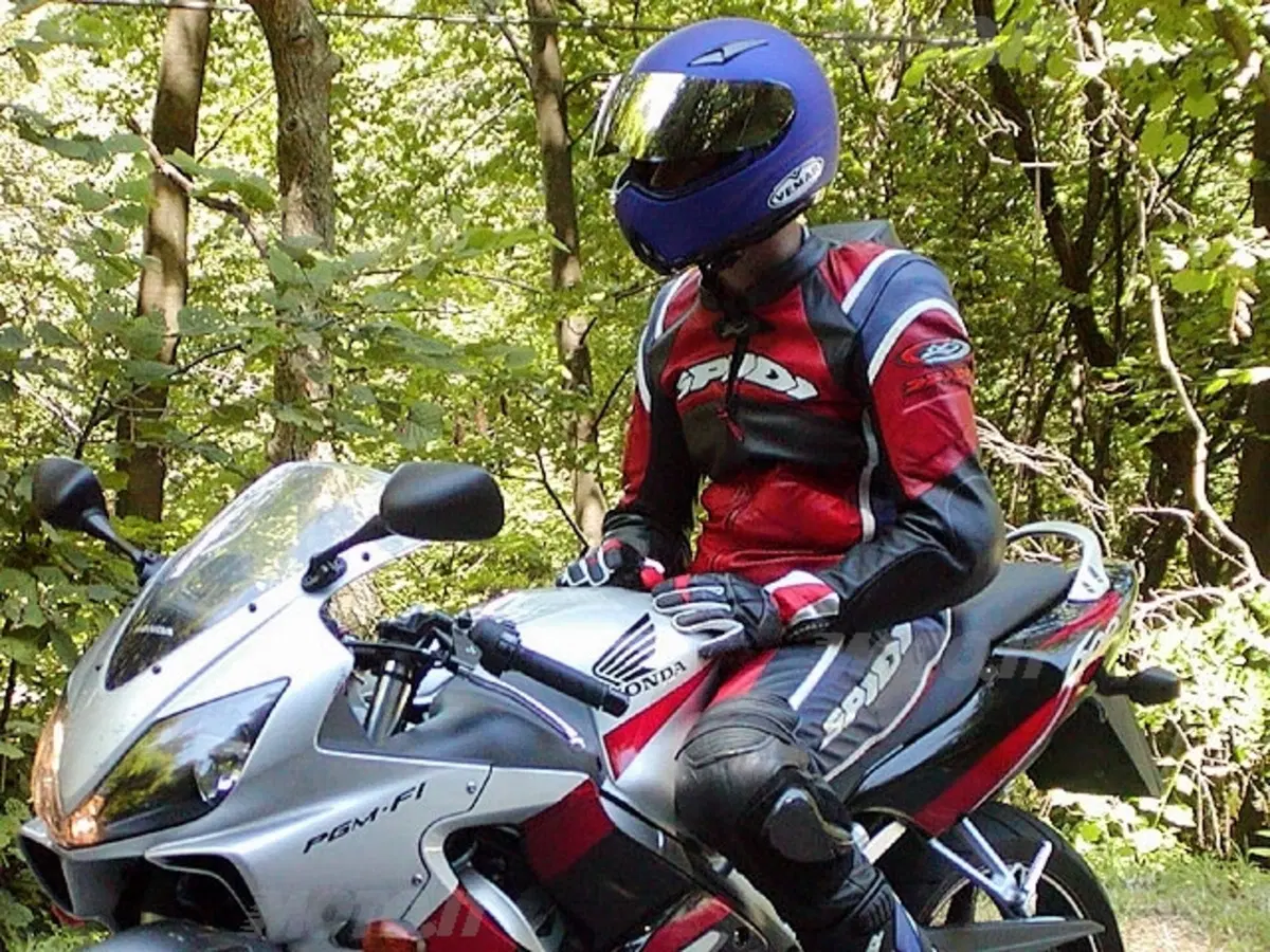 HONDA CBR 600 F (22)