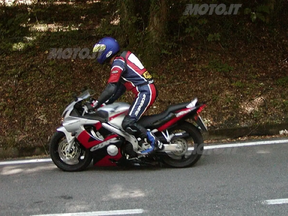 HONDA CBR 600 F (25)