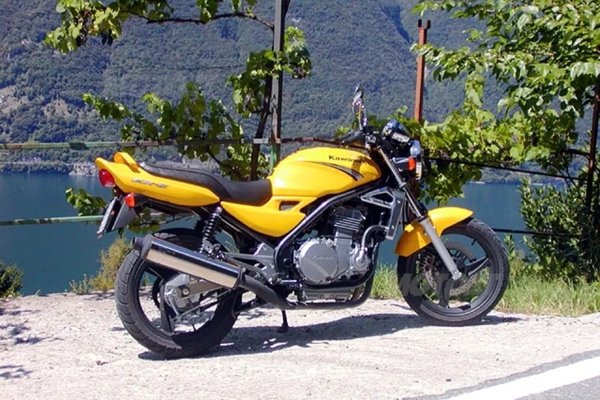 KAWASAKI ER-5 500 (3)