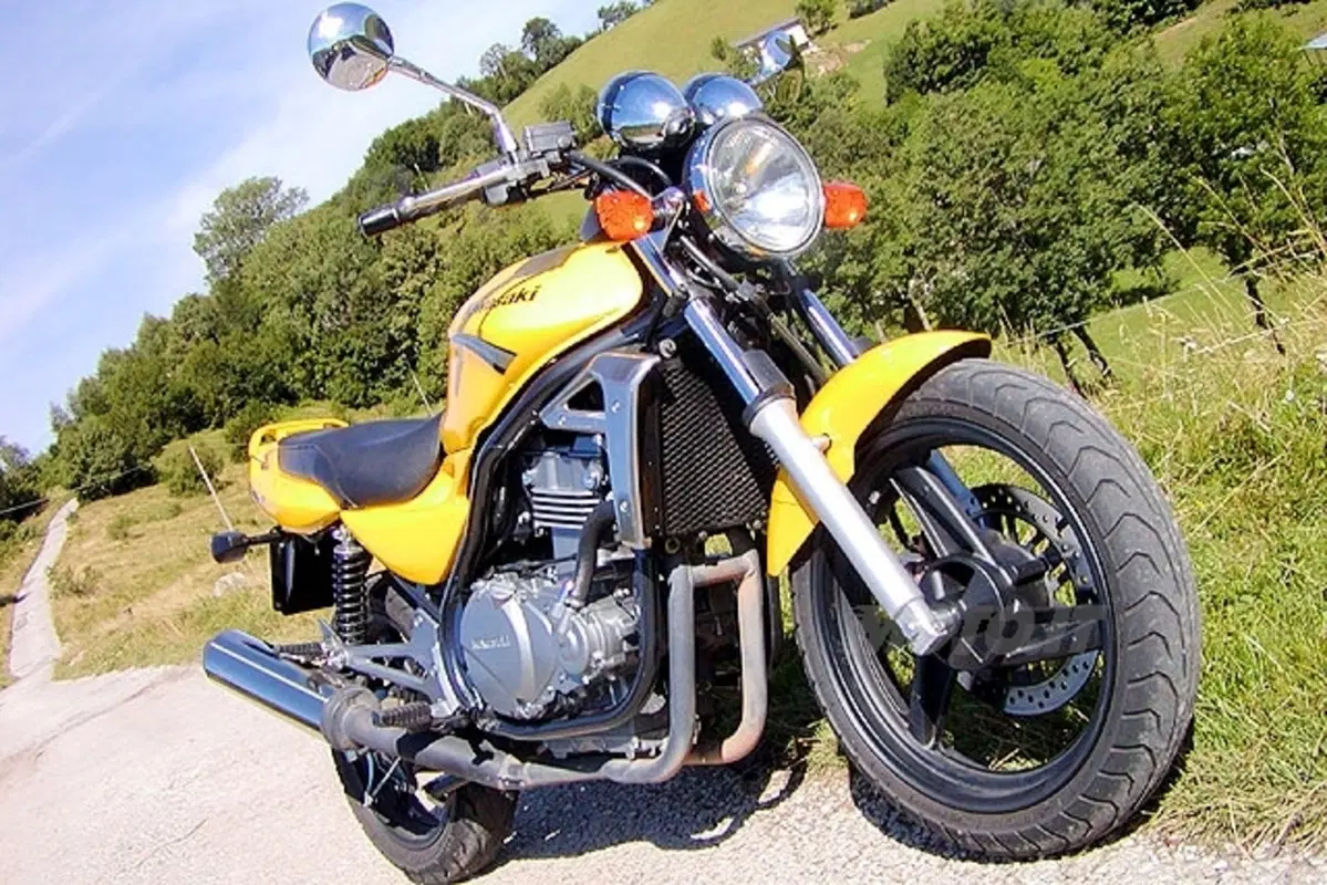 KAWASAKI ER-5 500 (5)