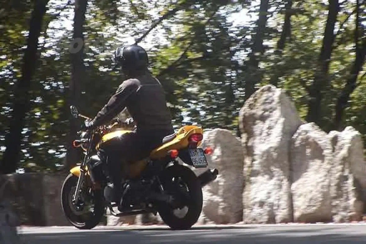 KAWASAKI ER-5 500 (6)