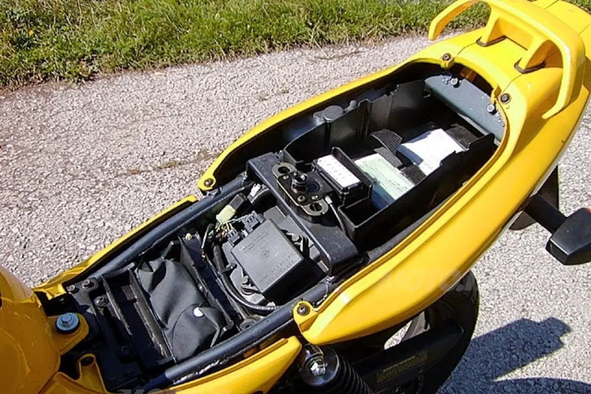 KAWASAKI ER-5 500 (11)